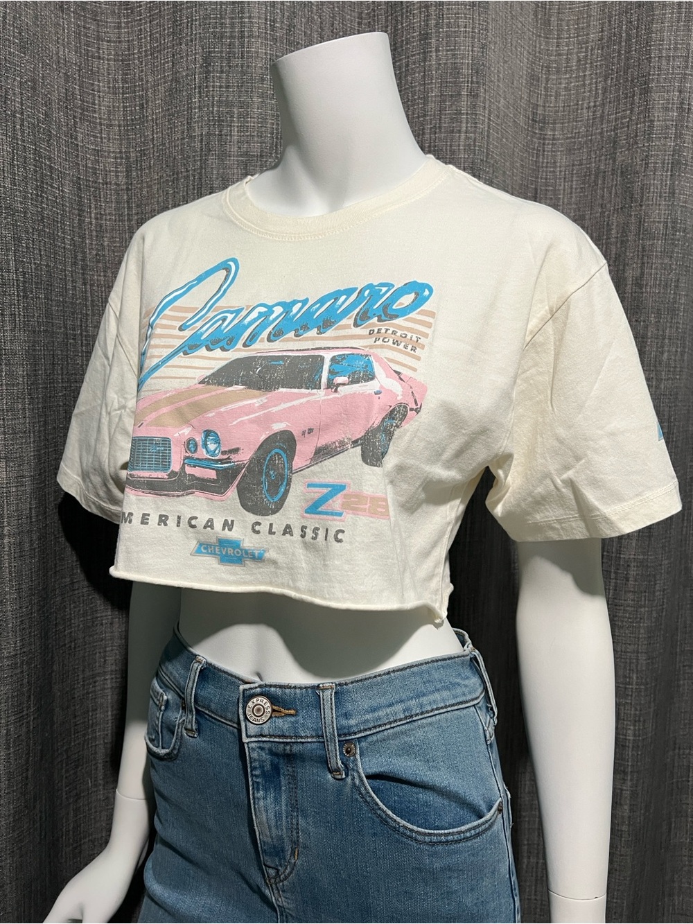 100% Cotton GM Chevrolet Camaro Graphic Boxy Crop Tee - Cream/Pink Small